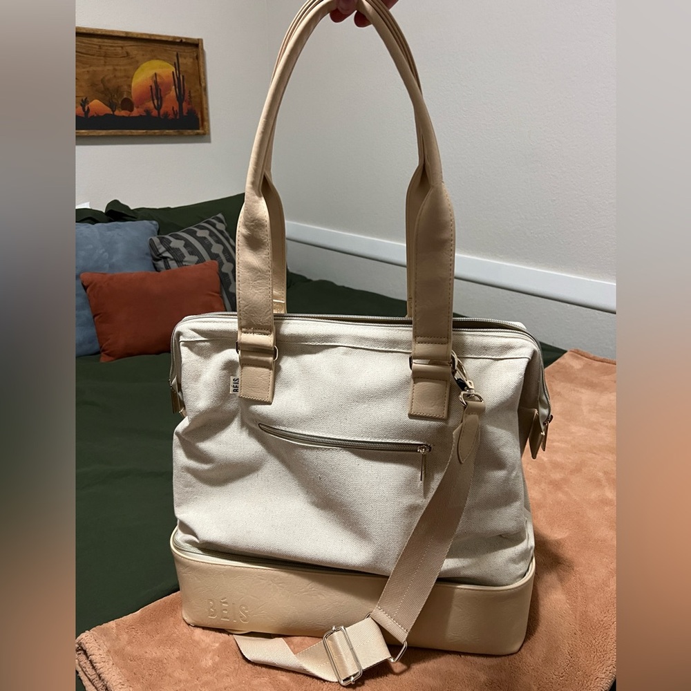 Beis Mini Weekender in Beige